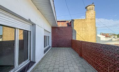 VENTA CASA EN BLOCK 2 AMB + 4 AMB DON BOSCO