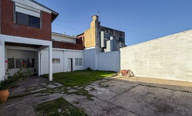 VENTA CASA EN BLOCK 2 AMB + 4 AMB DON BOSCO