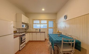 VENTA CASA EN BLOCK 2 AMB + 4 AMB DON BOSCO