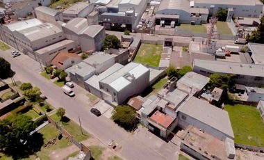Venta galpon con oficinas a estrenar Las Avenidas