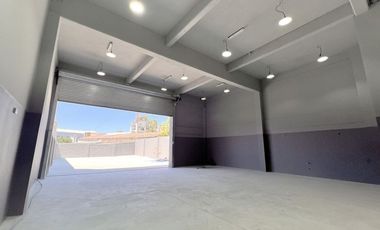 Venta galpon con oficinas a estrenar Las Avenidas