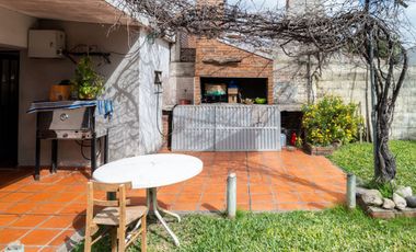 CASA DOS DORM + COCHERA Y PATIO VILLA CONSTITUCION