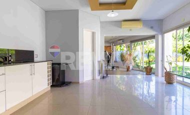 ALQUILER CASA CON PILETA EN JARDINES DEL REY