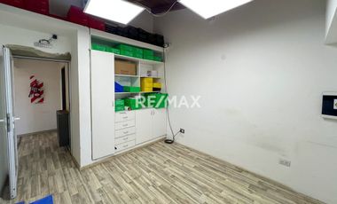 SE VENDEN OFICINA CORPORATIVA CON DEPOSITO