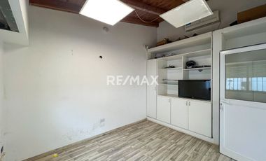 SE VENDEN OFICINA CORPORATIVA CON DEPOSITO