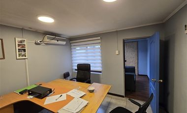 Oficina en Venta en Sector El Arenal - 12 Sur con 2 Oriente, esquina