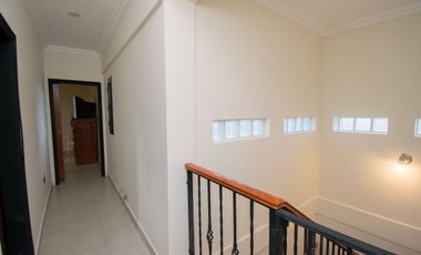 GRAN CASA SOBRE CALLE DEL SOL A METROS DE LA RUTA