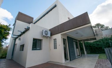 GRAN CASA SOBRE CALLE DEL SOL A METROS DE LA RUTA