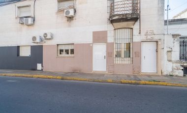 Casa planta baja en PH en centro de Santa Fe