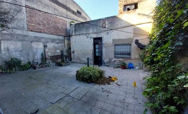 VENTA CASA 4 AMBIENTES CON PATIO SARANDI