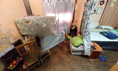 VENTA CASA 4 AMBIENTES CON PATIO SARANDI
