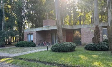 VENTA CASA 3 DORMITORIOS PILETA PUERTO PARAISO