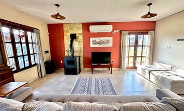 SE VENDE IMPECABLE CASA EN JARDINES DE LA COSTA II
