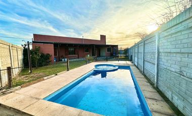 SE VENDE IMPECABLE CASA EN JARDINES DE LA COSTA II