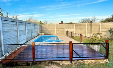 SE VENDE IMPECABLE CASA EN JARDINES DE LA COSTA II