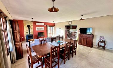 SE VENDE IMPECABLE CASA EN JARDINES DE LA COSTA II