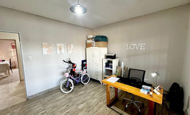 SE VENDE IMPECABLE CASA EN JARDINES DE LA COSTA II