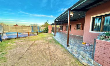 SE VENDE IMPECABLE CASA EN JARDINES DE LA COSTA II