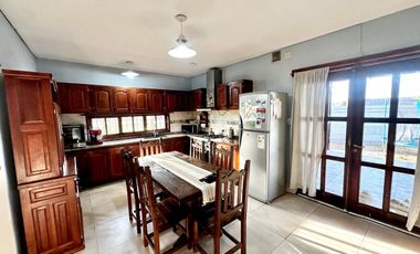 SE VENDE IMPECABLE CASA EN JARDINES DE LA COSTA II