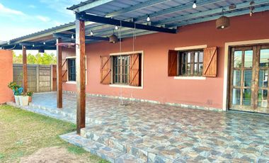 SE VENDE IMPECABLE CASA EN JARDINES DE LA COSTA II