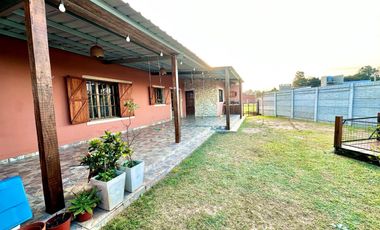 SE VENDE IMPECABLE CASA EN JARDINES DE LA COSTA II