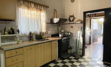 CASA 3 AMBIENTES CON TALLER BANFIELD APTO CREDITO