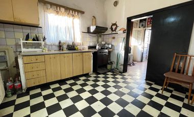 CASA 3 AMBIENTES CON TALLER BANFIELD APTO CREDITO