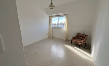alq dormie 3 ambientes + depend 2 cocheras al rio