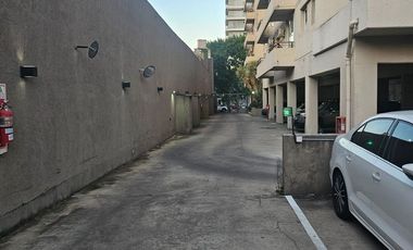 Cochera en exclusivo edificio