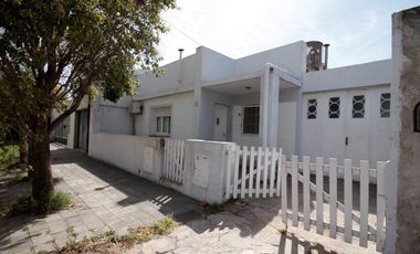VENTA DOS CASAS EN BLOQUE EN BARRIO PACIFICO