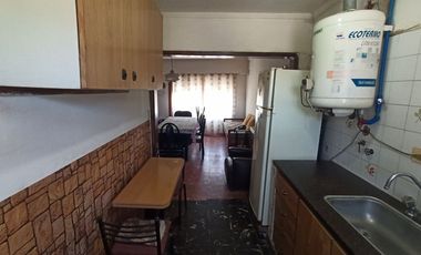 CASA 3 AMBIENTES CON GARAJE, JARDÍN Y PATIO