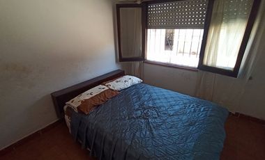 CASA 3 AMBIENTES CON GARAJE, JARDÍN Y PATIO