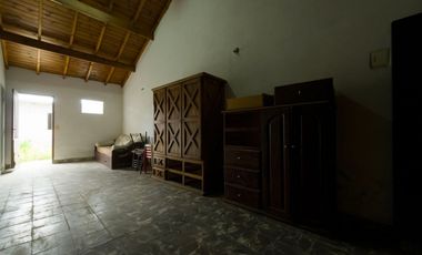 CASA 3 AMBIENTES CON GARAJE, JARDÍN Y PATIO