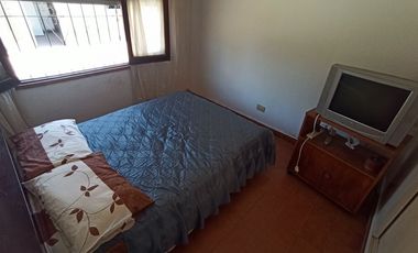 CASA 3 AMBIENTES CON GARAJE, JARDÍN Y PATIO