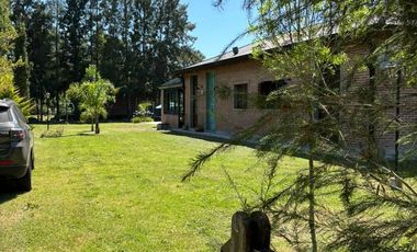CASA 3 DORMITORIOS VENTA EL RODEO PARQUE Y PILETA