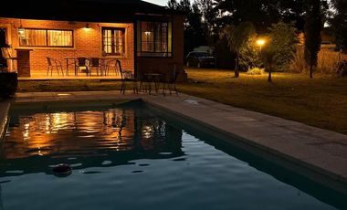 CASA 3 DORMITORIOS VENTA EL RODEO PARQUE Y PILETA