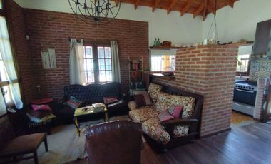 CASA 3 DORMITORIOS VENTA EL RODEO PARQUE Y PILETA