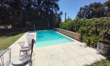 CASA 3 DORMITORIOS VENTA EL RODEO PARQUE Y PILETA