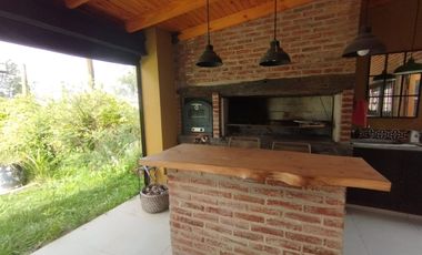 CASA 3 DORMITORIOS VENTA EL RODEO PARQUE Y PILETA