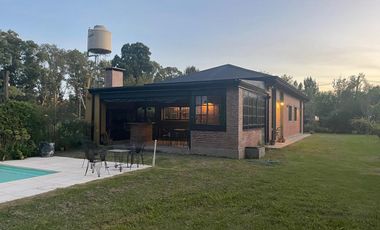 CASA 3 DORMITORIOS VENTA EL RODEO PARQUE Y PILETA