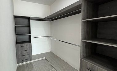 Casa en venta en Coatepec – Doble altura, recámara en planta baja y roof garden