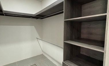 Casa en venta en Coatepec – Doble altura, recámara en planta baja y roof garden