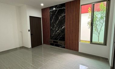 Casa en venta en Coatepec – Doble altura, recámara en planta baja y roof garden
