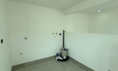 Casa en venta en Coatepec – Doble altura, recámara en planta baja y roof garden