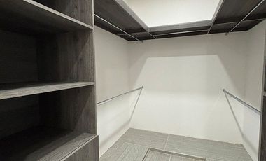 Casa en venta en Coatepec – Doble altura, recámara en planta baja y roof garden