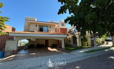 CASA EN VENTA O RENTA EN LOMAS DEL BOSQUE
