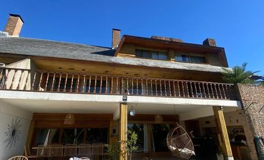 Casa de libertador al rio en la barranca