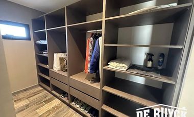 Casa 4 ambientes, moderna y amueblada en Area 60