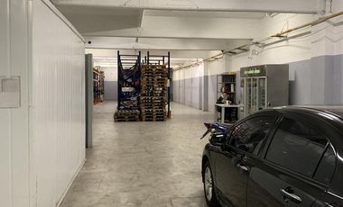 Excelente industria/deposito de 990 m2 cubiertos en 3 ptas. Villa Lynch Se vende con renta CALZADA