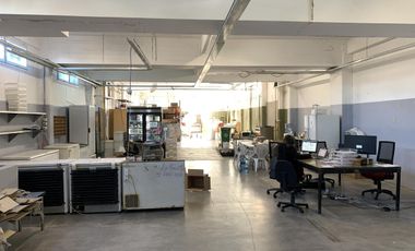 Excelente industria/deposito de 990 m2 cubiertos en 3 ptas. Villa Lynch Se vende con renta CALZADA
